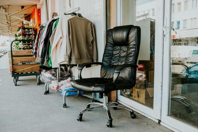 How to Find Great Furniture at Thrift Stores (A Flipper's Checklist)