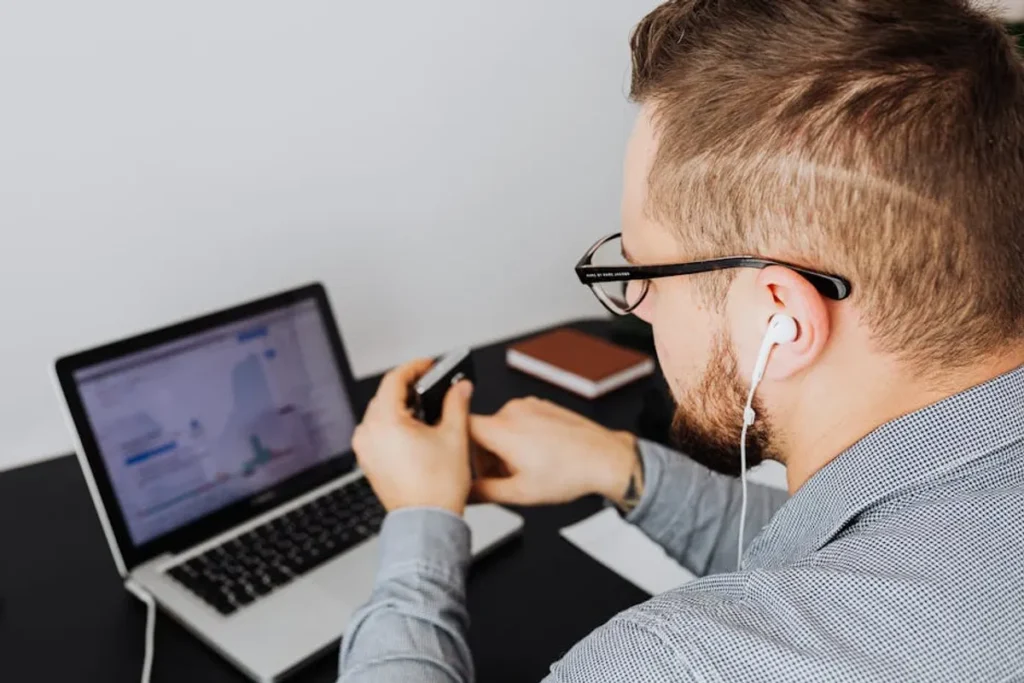 Feedbuzzard Review: What It Is, Features, Safety, and Alternatives