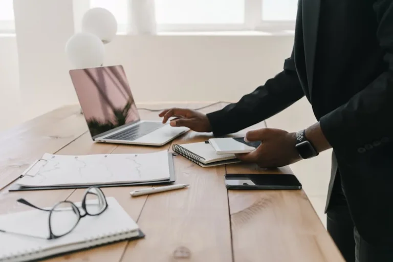 Homebusinessmag Review: What It Is, Features, Risks, and Alternatives
